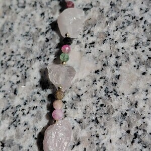 Rosegarden: Armband met ruwe rozekwarts en Indiase agaat
