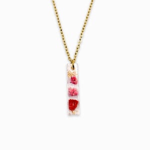 Subtiele Ketting met Lineaire Hanger Gevuld met Echt Gipskruid uit Den Haag (GirlMeetsDenHaag x CH Design)