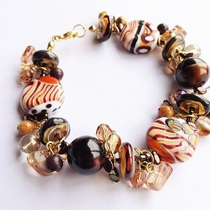 Bruine Safari Chic Armband met Lampwork Glaskralen & Natuursteen (OOAK)