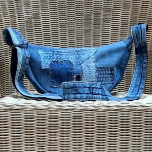 Denim slingbag / crossbodybag donker