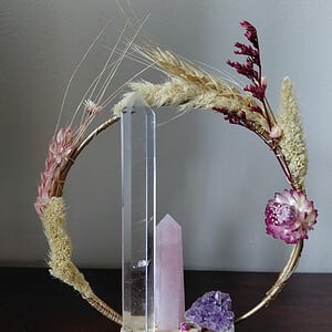 Droogbloemen krans met edelstenen
