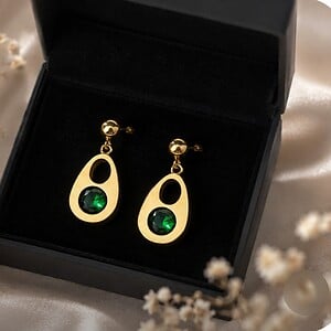 π Elegante RVS Vergulde Oorbellen met Smaragdgroene Steen β Tijdloos & Chic