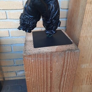 Gevouwen handen – van straatvondst tot kunstwerk