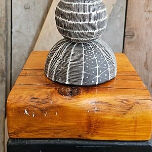 Grafische zwart-witte totem