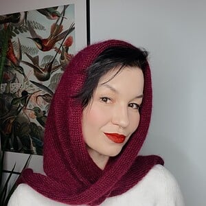 Handgemaakte bordeaux mohair driehoekssjaal