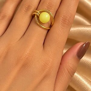 Handgemaakte Goudkleurige Ring met Gele Kraal | Verstelbare Draad Ring – Cleopatra's World