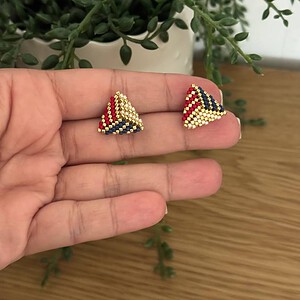 Handgemaakte oorbellen van Miyuki-kraaltjes: geometrisch ontwerp, lichtgewicht Japanse kraaltjes, kleuren naar wens mogelijk