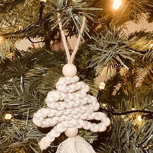 Kerstboom van macramé – handgemaakte kerstdecoratie