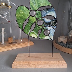 Handgemaakt monstera blad glas in lood