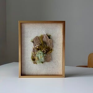 Mos goud - wanddecoratie in wol