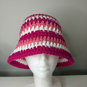 Pink / white Crochet classic buckethat