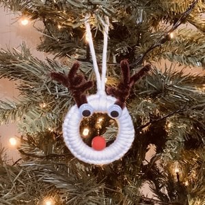 Rendier met rode neus – handgemaakte kerstdecoratie
