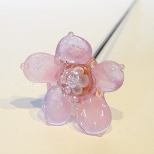 Roze glazen bloem – handgemaakt en uniek