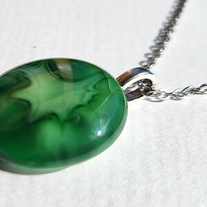 RVS ketting met uniek "Groen knal" glas hanger