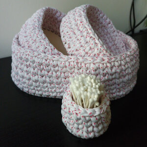 Set van 3 gestippelde gehaakte mandjes | Babykamer opbergset