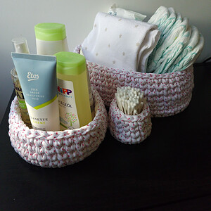 Set van 3 gestippelde gehaakte mandjes | Babykamer opbergset