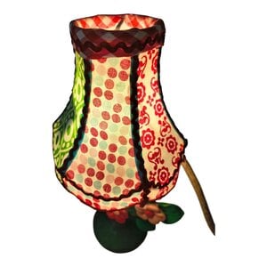 Uniek handgemaakt kleurrijk – kitsch tafellamp bloem groen