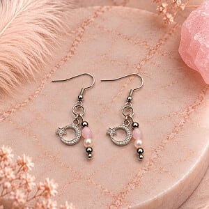 Blush Pearl oorbellen met haakjes – Glasparels & facetkralen