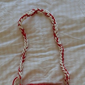 Cherry Fringe Bag – handgemaakte gehaakte schoudertas rood/ecru