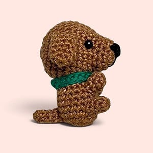 Gehaakt mini-hondje – handgemaakt klein knuffeltje van katoen