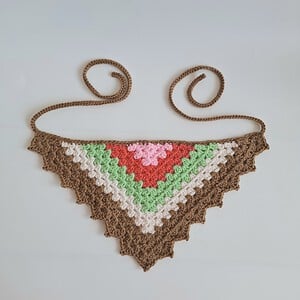 Gehaakte bandana | Lichtroze, koraaloranje, lichtgroen, crème en lichtbruin