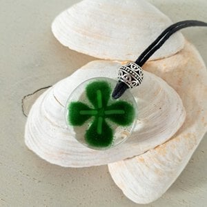 Glazen geluks amulet,geluksketting,klavertje vier ketting,klavertje