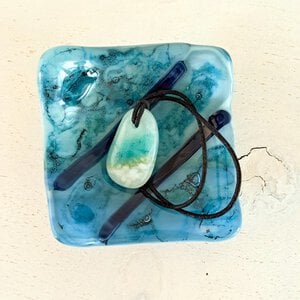 Handgemaakt glazen sieraden schaaltje, klein handgemaakt glazen schaaltje.