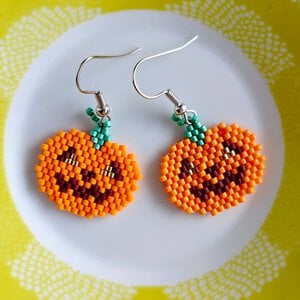 Handgemaakte oorbellen van kralen, 'Pumpkins'