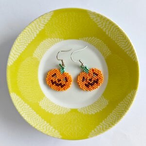 Handgemaakte oorbellen van kralen, 'Pumpkins'