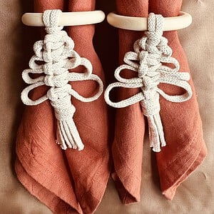 Handgemaakte servetring met macramé kerstboom – kerstdecoratie