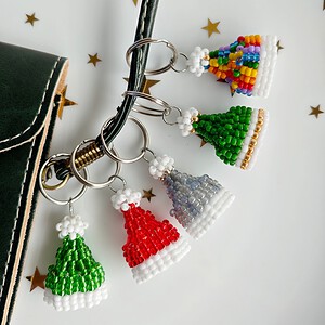 Handgemaakte sleutelhanger van kralen, 'Santa's Hat mini'
