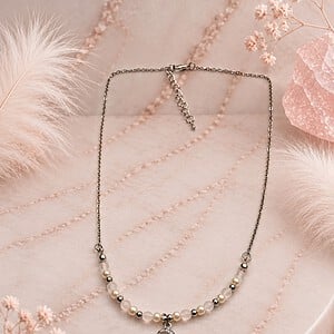 Ivory Glow ketting – Witte glasparels & Ivoorkleurige facetkralen