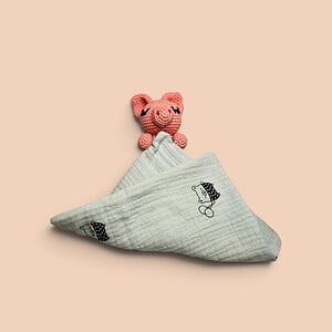 Knuffeldoekje met gehaakt varkentje