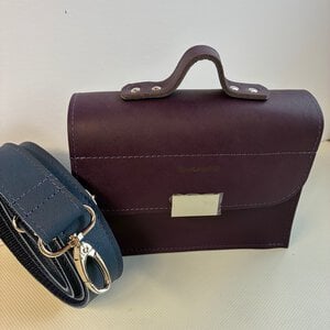 Mini schooltasje van leer