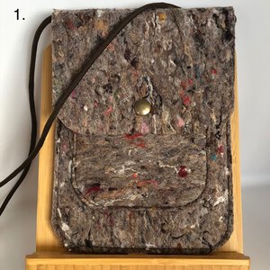 Telefoontasje van vilt, schouderband van paracord