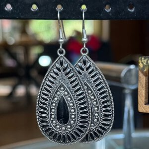Zilverkleurige boho stoere en stijlvolle oorbellen