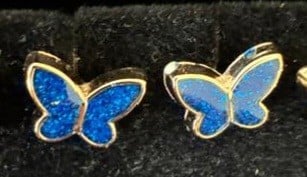 Blauwe resin vlinder oorbellen