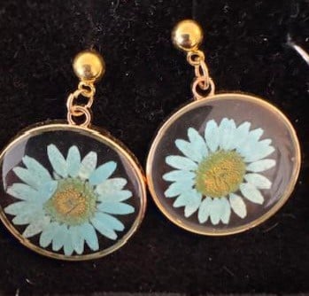 Licht blauw resin oorbellen