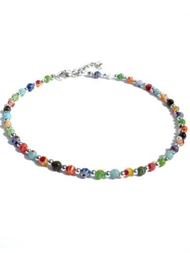 Enkelketting met millefiori kralen van 4 mm en zilverkleurige kralen … - 136828 Enkelketting met millefiori kralen van 4 mm en zilverkleurige kralen van 3 mm. Handgemaakt enkelbandje, Murano glaskralen, Per Elle sieraden