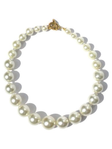 Trendy halsketting, écru glasparels en acrylparels. Handgeregen kett… - 152350 Trendy halsketting, écru glasparels en acrylparels. Handgeregen ketting, grote écru kralen, goudkleurige kapittelsluiting.