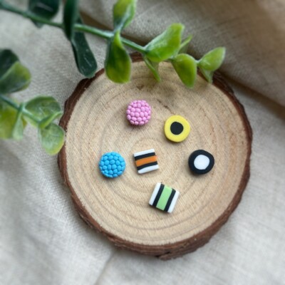 Engelse drop knopjes oorbellen