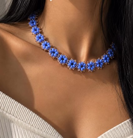 Blauwe Bloemenketting met Goudkleurige Details | Kleurrijke Statement… - 151181 Blauwe Bloemenketting met Goudkleurige Details | Kleurrijke Statement Ketting