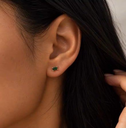 925 Sterling Zilveren Oorknopjes met Groene Zirkonia | 18K Vergulde R… - 151209 925 Sterling Zilveren Oorknopjes met Groene Zirkonia | 18K Vergulde Rechthoekige Oorbellen