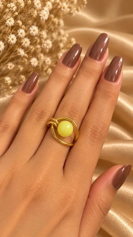 Handgemaakte Goudkleurige Ring met Gele Kraal | Verstelbare Draad Ring – Cleopatra's World