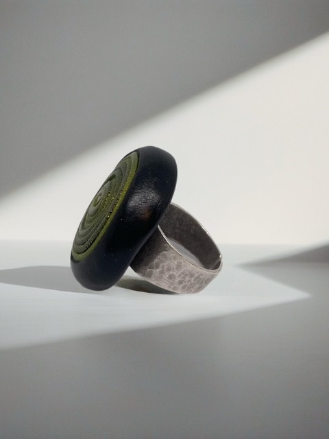 Unieke ring - Aube Noire - verstelbare polymeerklei ring - 103920 Unieke ring - Aube Noire - verstelbare polymeerklei ring