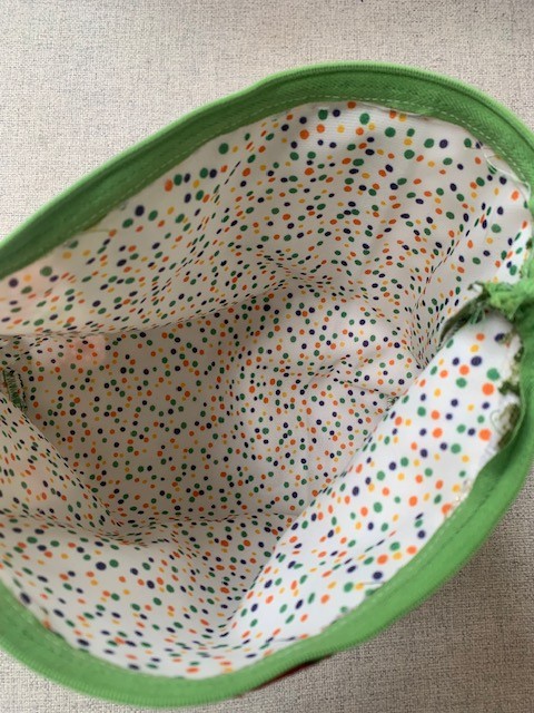 Groen toilettasje / etui van vintage kant en band - 153576 Groen toilettasje / etui van vintage kant en band