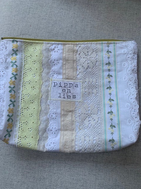 Toilettasje / etui gemaakt van vintage kant en band - 153369 Toilettasje / etui gemaakt van vintage kant en band