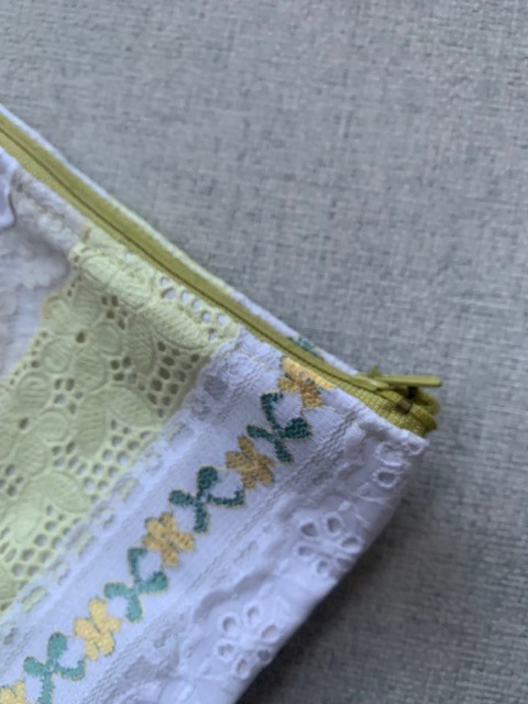 Toilettasje / etui gemaakt van vintage kant en band - 153372 Toilettasje / etui gemaakt van vintage kant en band