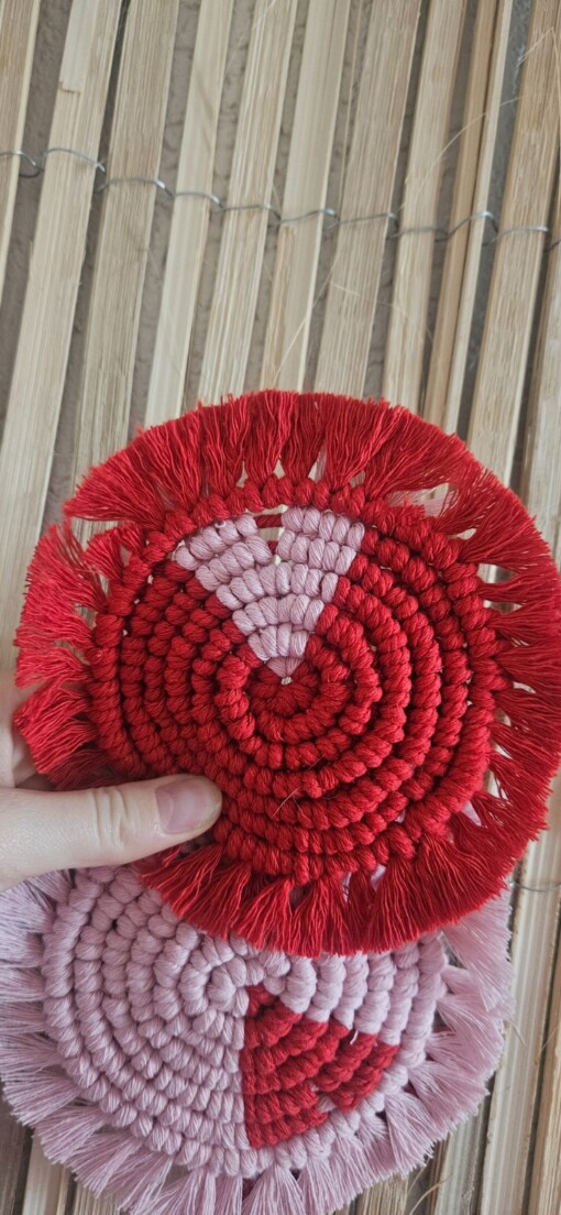 Gehaakte hartjes macrame onderzetter