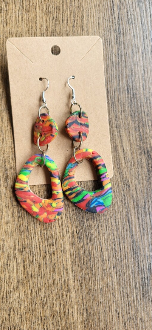 JuWen 2 Oorbellen Uniek handwerk in polymeerklei , een sieraad voor jou of als cadeau